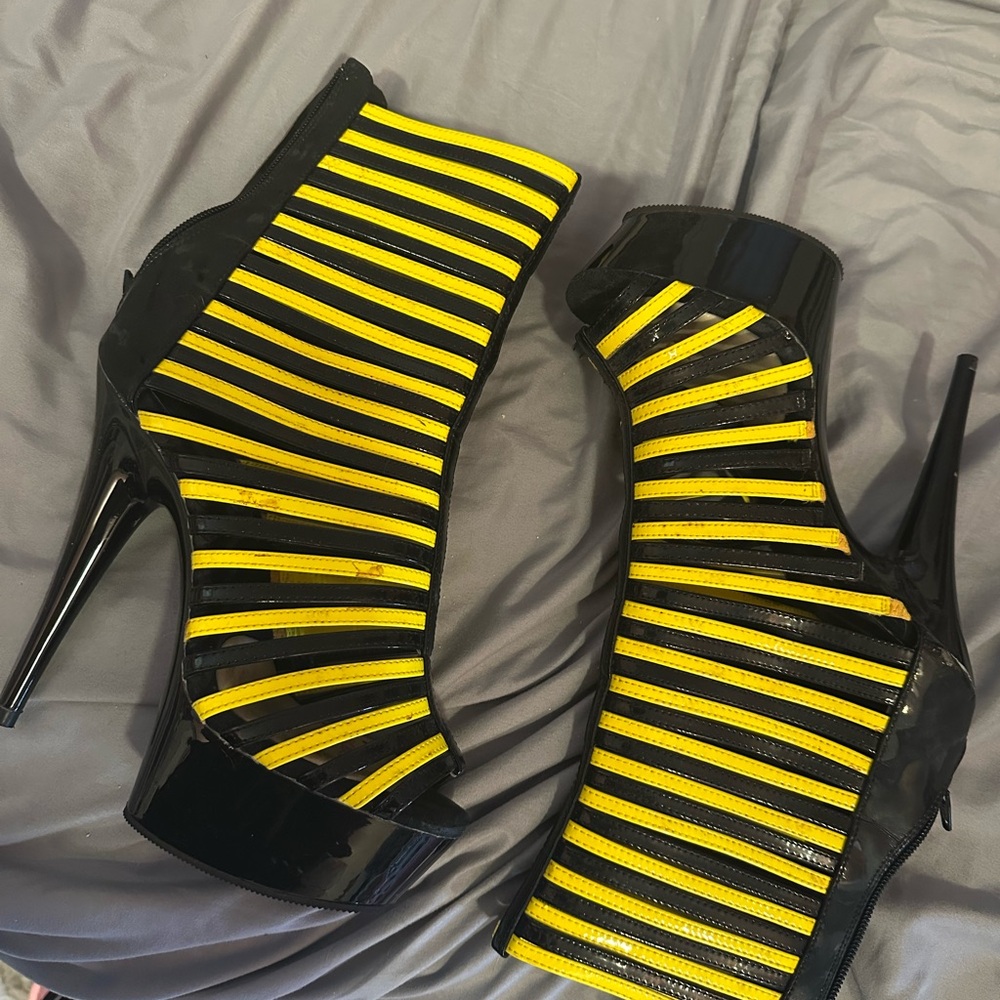 Black and Yellow Striped Women's Heels